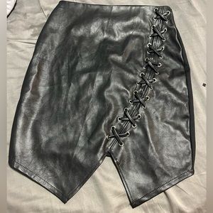 Fake leather Skirt black mini skirt.